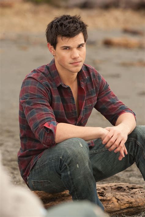 The Twilight Saga: Official UK Page | Taylor lautner, Breaking dawn, Jacob black