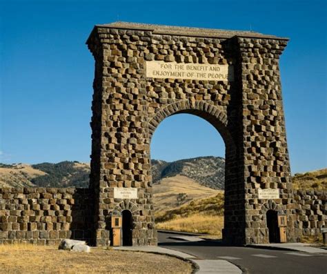 15 Fun Things to do in Gardiner, MT Near Yellowstone