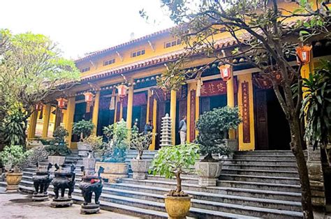 Hanoi Temple - GlobeTrove