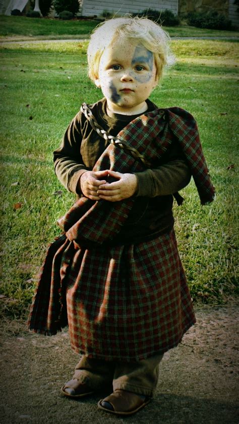 DIY Halloween Costume: Toddler Braveheart – The Reaganskopp Homestead