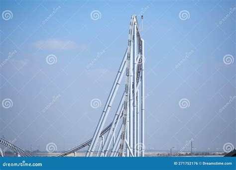 Ferrari World Roller Coaster Editorial Photo - Image of world, bridge ...