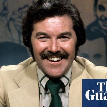 Snapzu Politics: Dickie Davies, World of Sport presenter, dies at 94