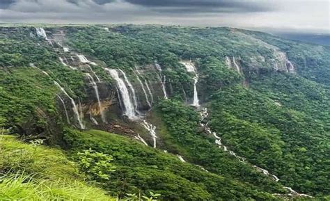 6 Scenic Waterfalls in Meghalaya (Shillong)