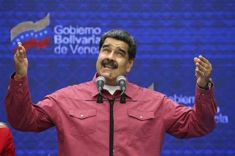 Nicolas Maduro Asks Venezuelans to Share Love this Christmas - IzzSo - News travels fast