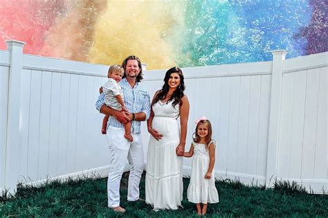 How to Celebrate Life with a Rainbow Baby Announcement?