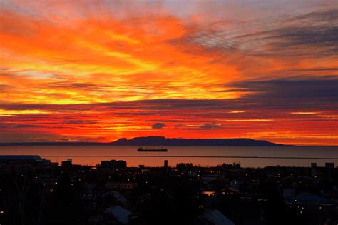 Sleeping Giant Sunrise, Hillcrest Park (October 2010) | Sunrise, Thunder bay, Sunrise sunset