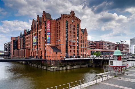 Das Internationale Maritime Museum Hamburg Foto & Bild | architektur, world, wolken Bilder auf ...