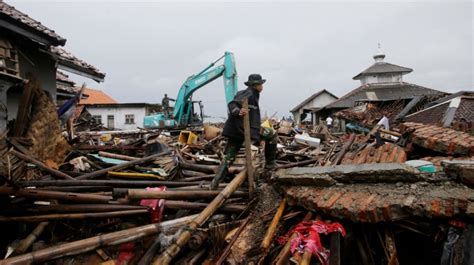 As Indonesia volcano rumbles, survivors fear more ruinous waves ...