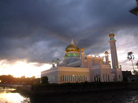 brunei mosque