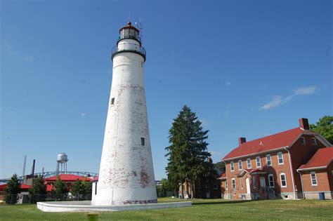 16 Michigan Lighthouses You Should Visit in 2016 - Travel the Mitten