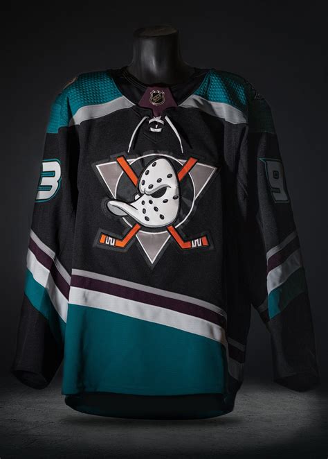 Anaheim Ducks unveil Mighty Ducks throwback jersey