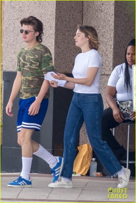 Joe Keery & Maya Hawke Film a 'Stranger Things' Scene Together: Photo 4085941 | Maya Hawke ...