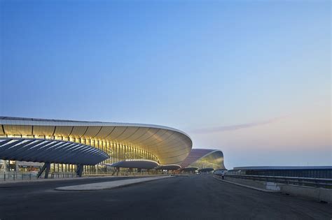 The New Beijing Daxing Airport Blurs the Lines Between Sci-fi and ...