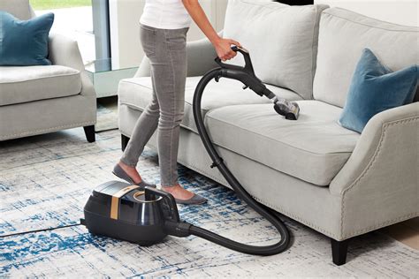 Why choose a Cylinder Vacuum Cleaner? - Shark Cleaning Hacks