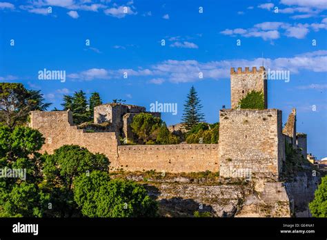 Italy Sicily Enna - Castle of Lombardia Stock Photo - Alamy