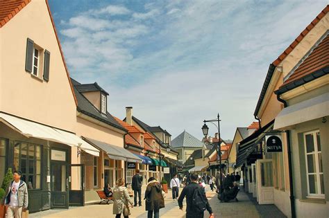 La Vallée Village near Paris - Walkable Outdoor Mall with Discounts on High-End Brands – Go Guides