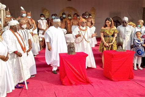 PHOTOS: Oba of Benin receives stolen artifacts from Europe worth £2.5m ...