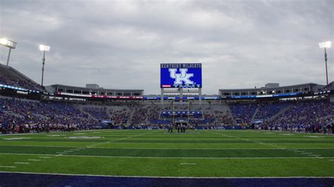 CFA Stadium Spotlight: Kentucky Wildcats - YouTube