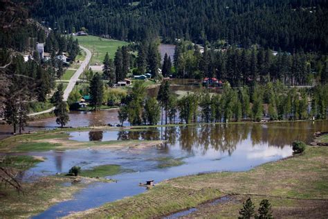 Majority of flood evacuation orders lifted in Boundary region of B.C. - The Globe and Mail