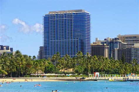 11 of the Best Hotels in Honolulu For Families - The Family Vacation Guide