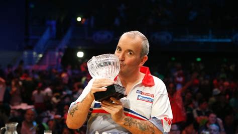 Sydney Darts Masters: Phil Taylor beats Michael van Gerwen in Aussie ...