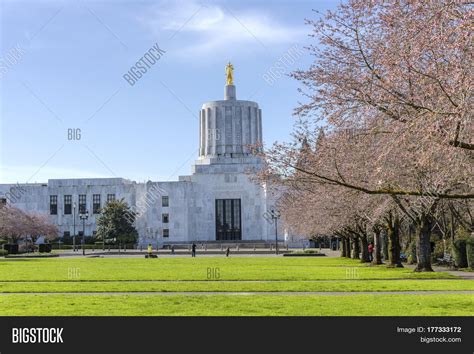 State Capitol Building Image & Photo (Free Trial) | Bigstock