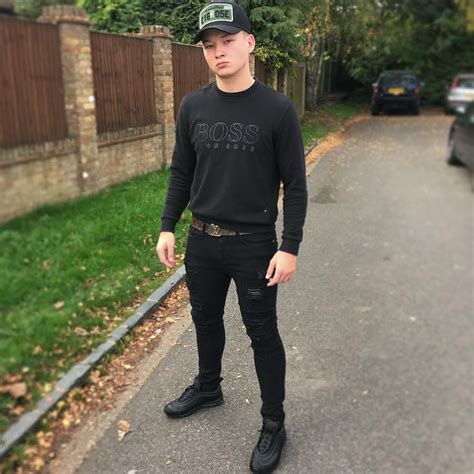 Johnny Carey on Instagram: “👣” | Streetwear outfit, Skinny jeans, Johnny