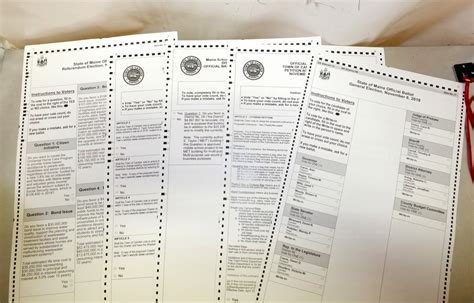 Heavy turnout in Midcoast as voters cast their ballots in midterm elections | PenBay Pilot