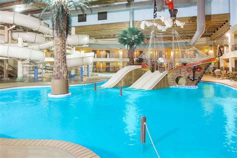 Ramada Tropics Resort & Conference Center Des Moines, IA - See Discounts