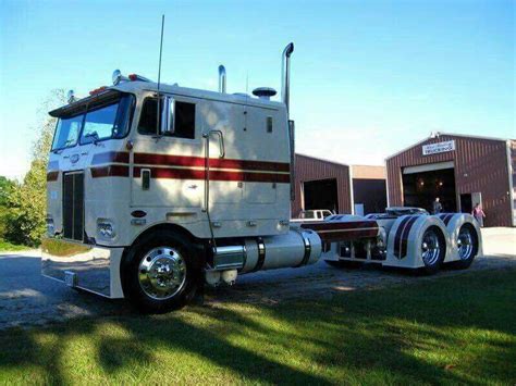 Pin by Lieutenant 107 on Trucks (Peterbilt) | Big trucks, Peterbilt ...