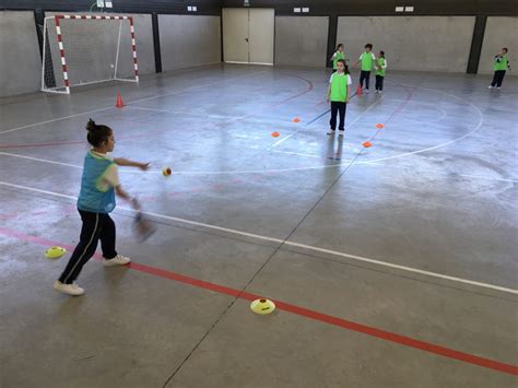 P.E.: Rounders, a very English game | Yago School