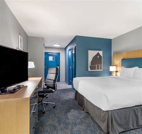 Hotel Accommodations | Clarion Hotel & Conference Centre in Abbotsford