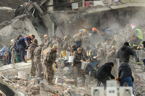 Türkiye mobilizes as 7.7 magnitude earthquake claims 1,500 lives ...