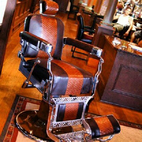 The 25+ best Barber chair ideas on Pinterest | Barber Shop, Barber shop ...