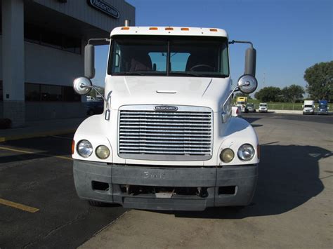 2001 FREIGHTLINER CENTURY CLASS : ST8332 | Truck Center Companies