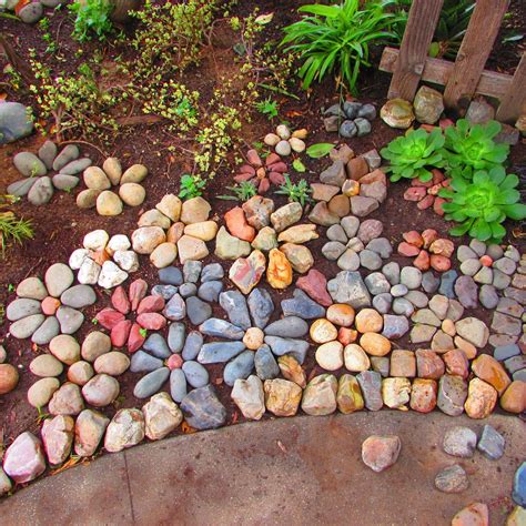 39 Cheap and Easy DIY Garden Ideas Everyone Can Do | Rock garden design, Stone flower beds ...