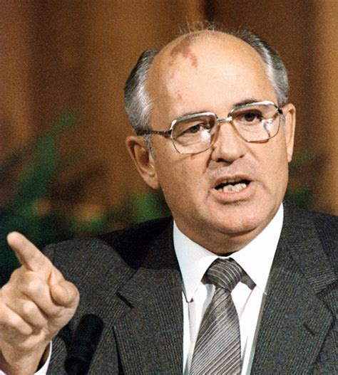 Mikhail Gorbachev Resigns on Television | Witnify