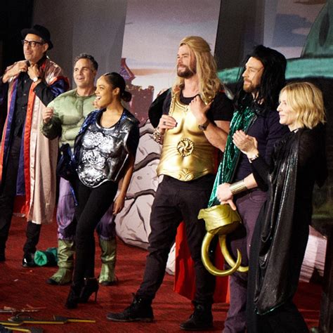 Thor: Ragnarok Cast Performs a Live Version of the Movie