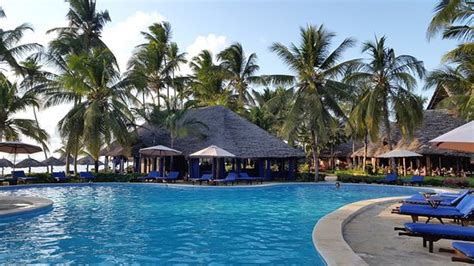 Breezes Beach Club & Spa Zanzibar | Rates & Prices | Safari Travel Plus