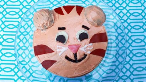 Daniel Tiger Cake | Recipes for Kids | PBS KIDS for Parents