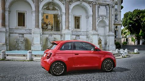 2024 Fiat 500e will deliver 149-mile range for $34,095