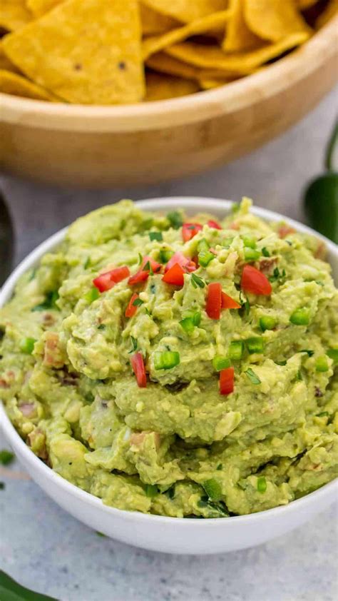 Homemade Guacamole Recipe [Video] - Sweet and Savory Meals