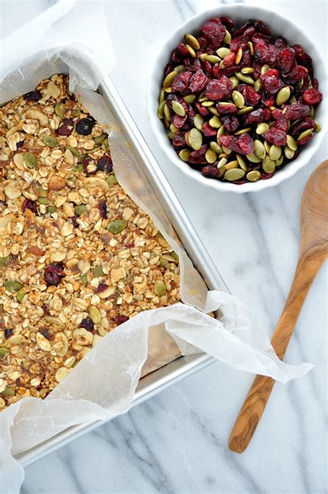 Bountiful Fall Harvest Granola Bars | RecipeLion.com