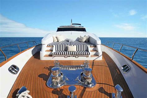 Luxury Yacht Charters | 125' SUPER YACHT | LUXURY LINERS