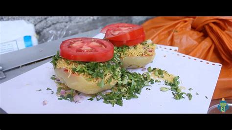 Curious Petu | FOOD REVIEWERS | Aloo Bomb | Mumbai - YouTube