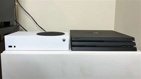 Xbox Series X and Xbox Series S Hands-On Photos Compare Consoles to ...