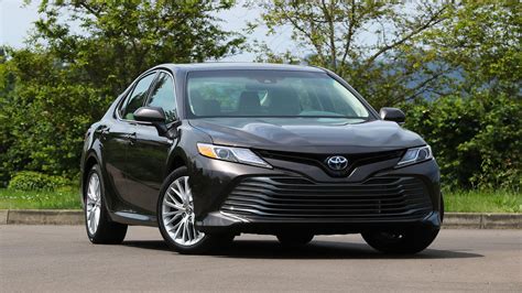 2018 Toyota Camry Hybrid Review: More Efficient, More Useful