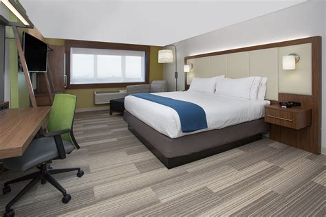 Holiday Inn Express & Suites – Norfolk Airport | HMP Properties