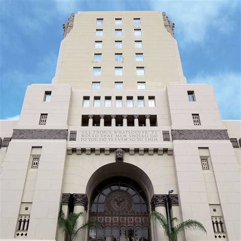 The-MacArthur-Exterior-MacArthur-Park-Los-Angeles1350x1350px | Holmes