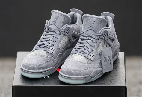 Kaws x Air Jordan 4 IV Retro 'XX Air' (Glow in the Dark)